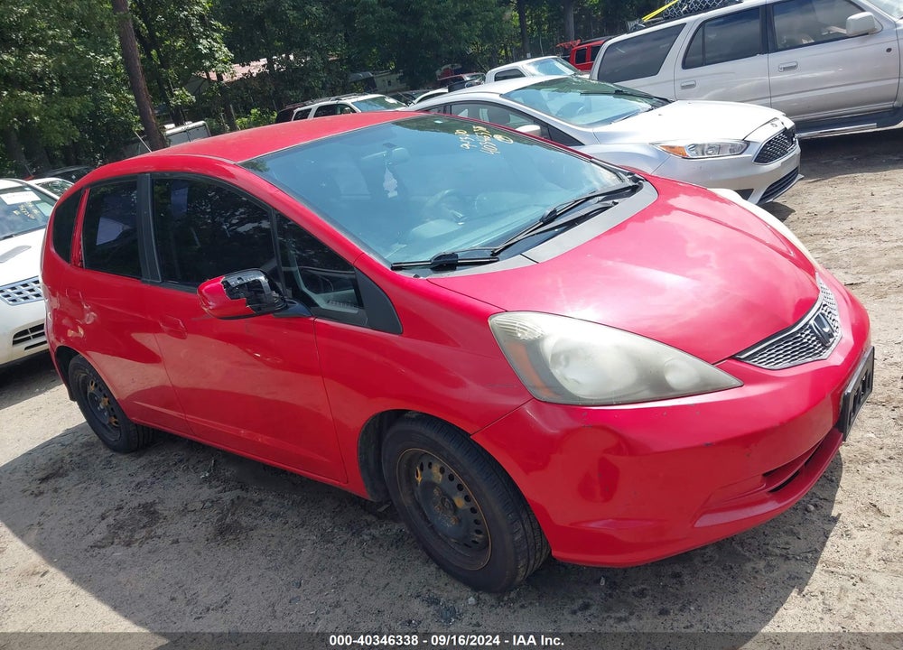 2013 HONDA FIT VIN: JHMGE8H30DC028204