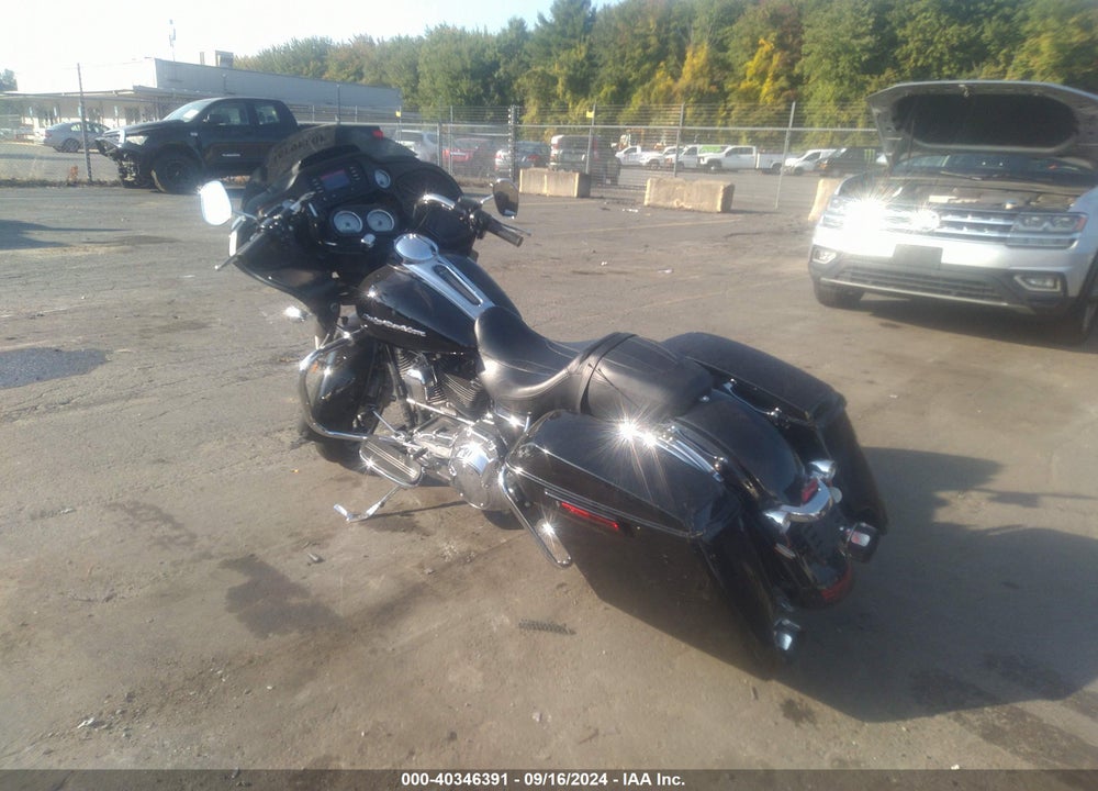 2015 HARLEY-DAVIDSON FLTRX ROAD GLIDE VIN: 1HD1KHM14FB689634