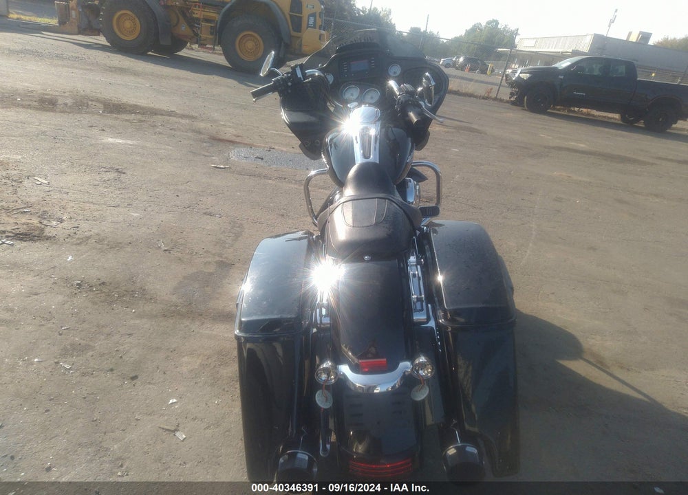 2015 HARLEY-DAVIDSON FLTRX ROAD GLIDE VIN: 1HD1KHM14FB689634