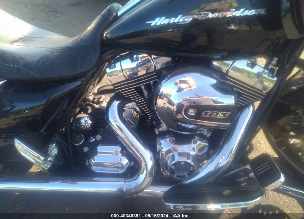 2015 HARLEY-DAVIDSON FLTRX ROAD GLIDE VIN: 1HD1KHM14FB689634