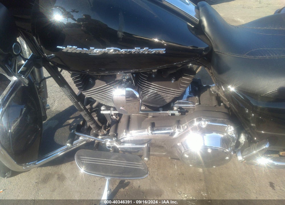 2015 HARLEY-DAVIDSON FLTRX ROAD GLIDE VIN: 1HD1KHM14FB689634