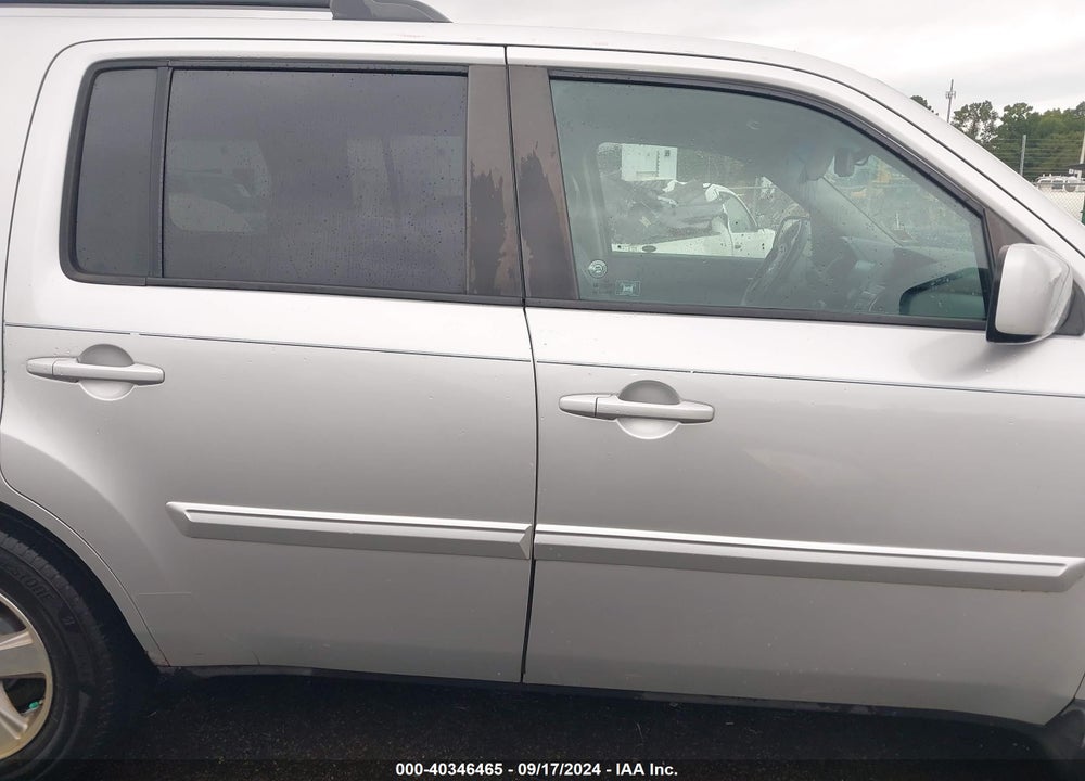 2009 HONDA PILOT EX-L VIN: 5FNYF48509B030462