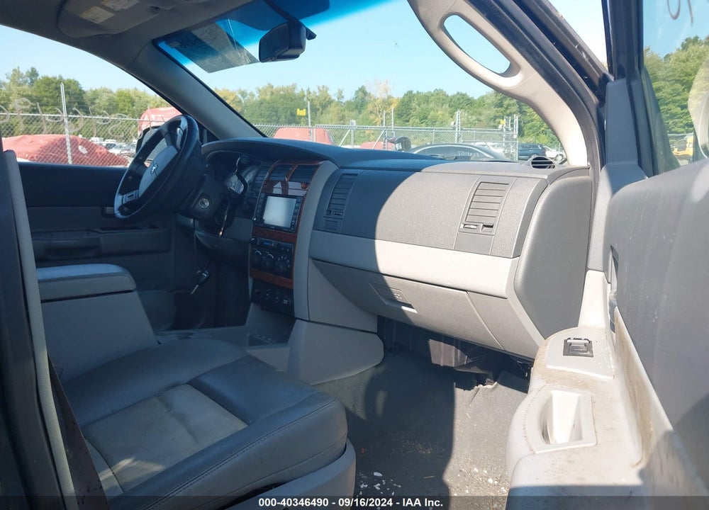 2008 DODGE DURANGO SLT VIN: 1D8HB48288F130015