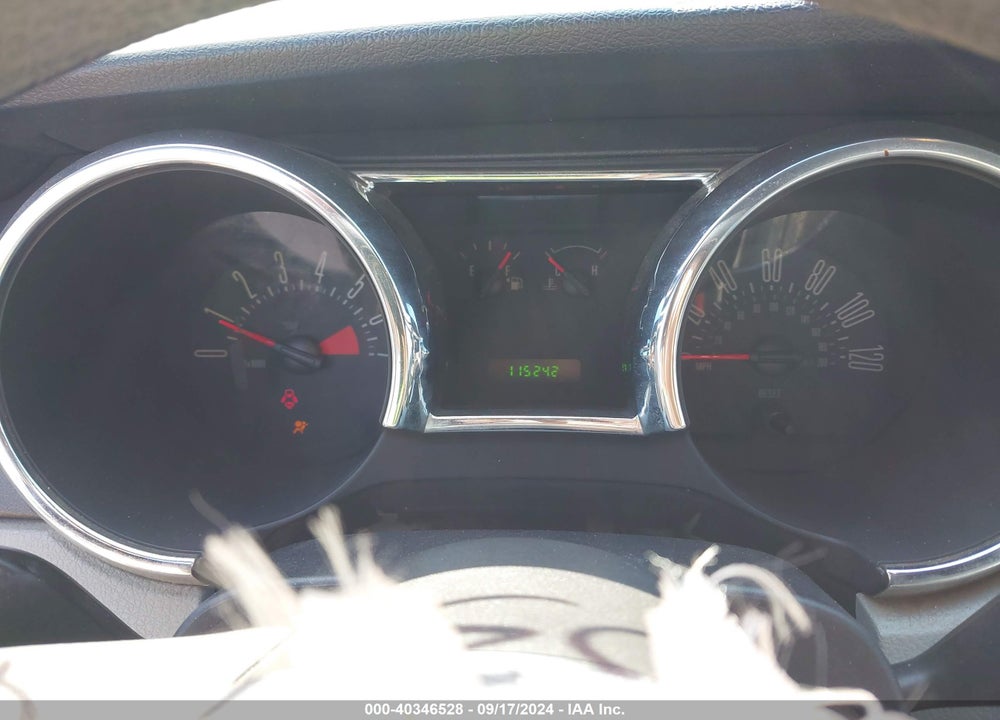 2005 FORD MUSTANG VIN: 1ZVFT84N555217167