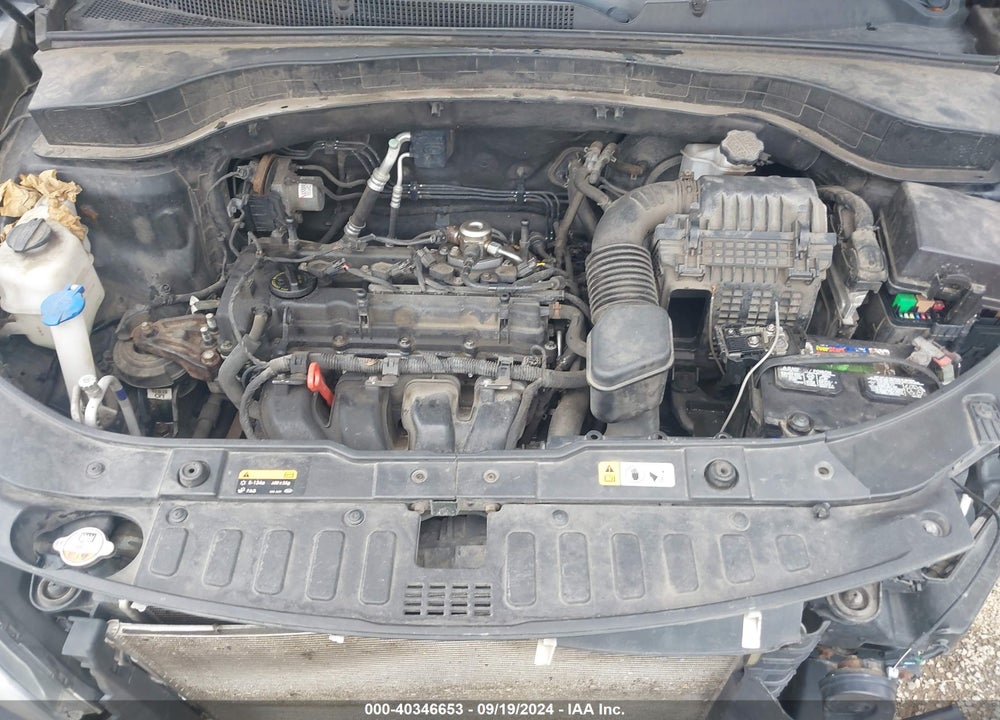 2015 KIA SORENTO LX VIN: 5XYKTCA60FG654049