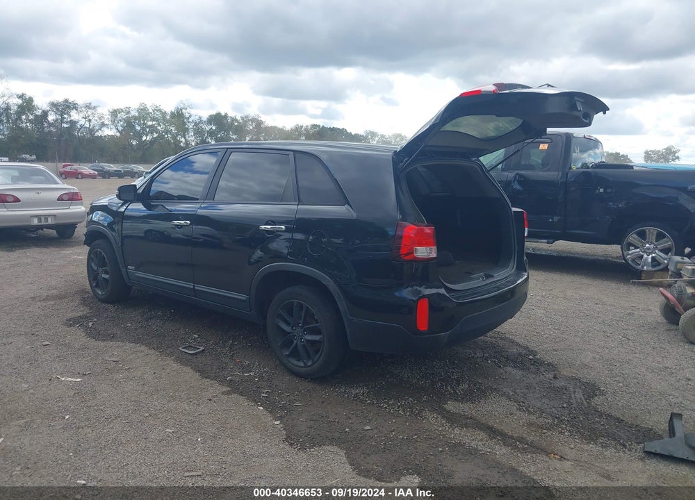 2015 KIA SORENTO LX VIN: 5XYKTCA60FG654049