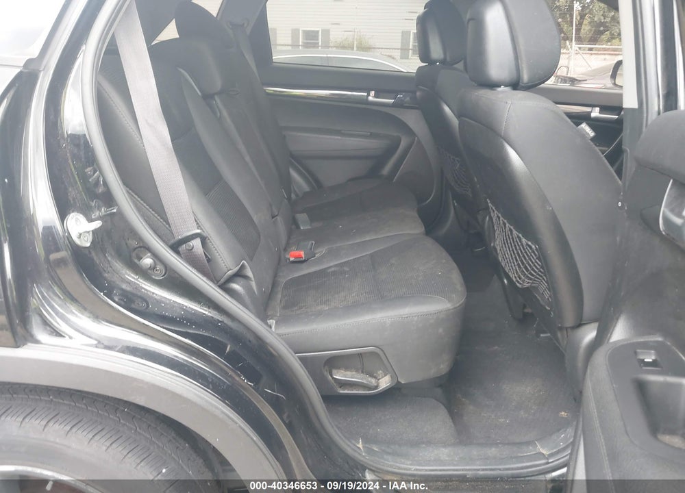 2015 KIA SORENTO LX VIN: 5XYKTCA60FG654049