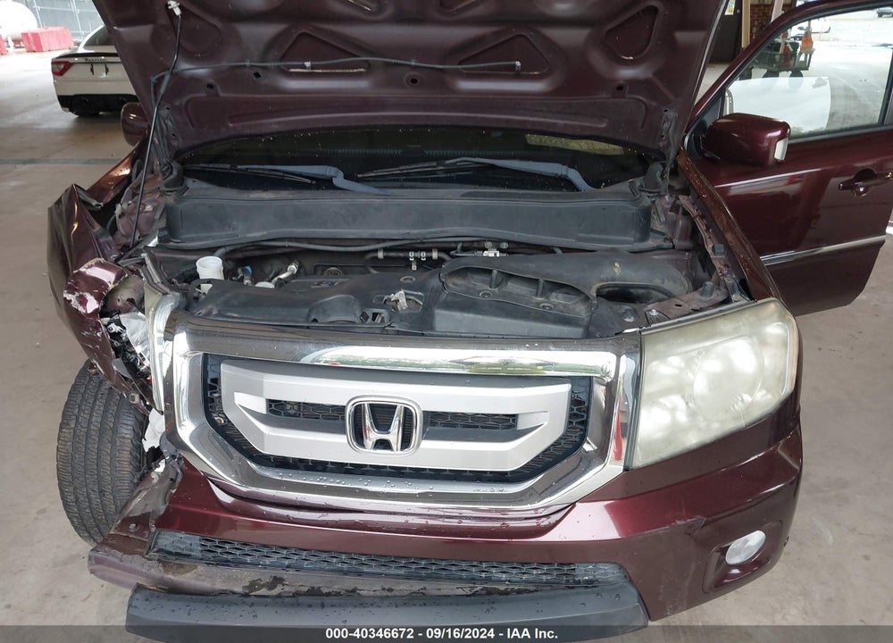 2011 HONDA PILOT TOURING VIN: 5FNYF3H91BB022888