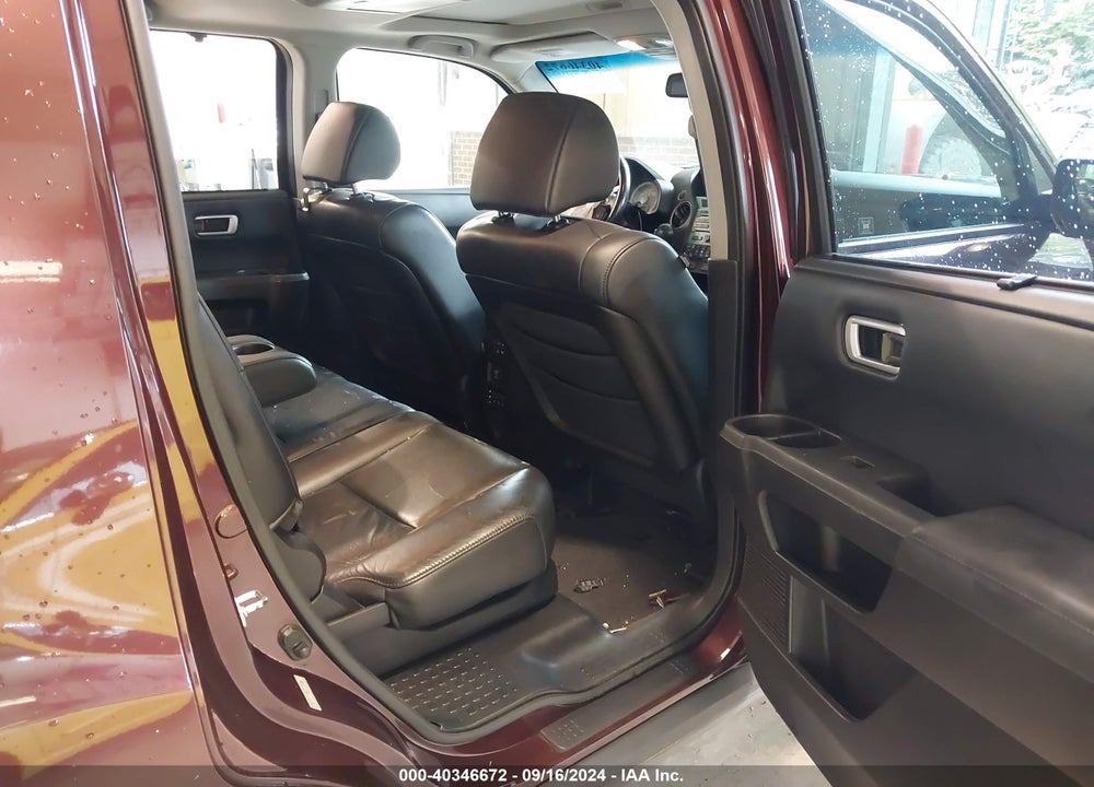 2011 HONDA PILOT TOURING VIN: 5FNYF3H91BB022888