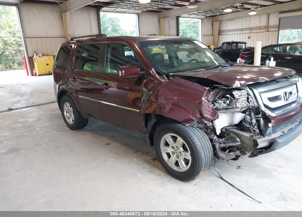 2011 HONDA PILOT TOURING VIN: 5FNYF3H91BB022888