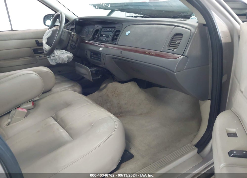 2011 FORD CROWN VICTORIA LX VIN: 2FABP7EV8BX127218