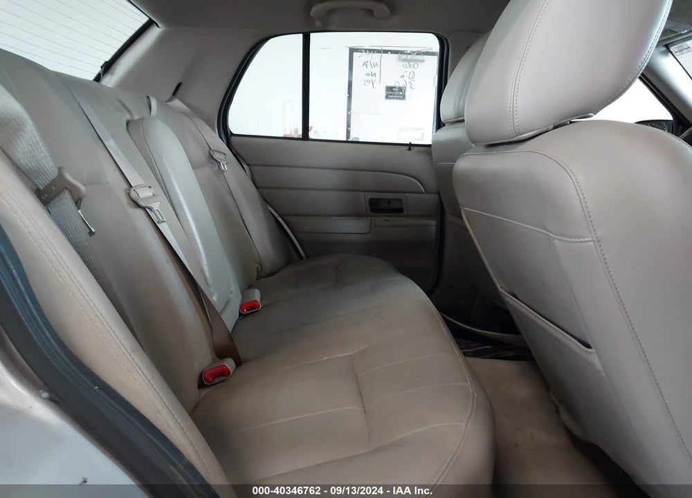 2011 FORD CROWN VICTORIA LX VIN: 2FABP7EV8BX127218