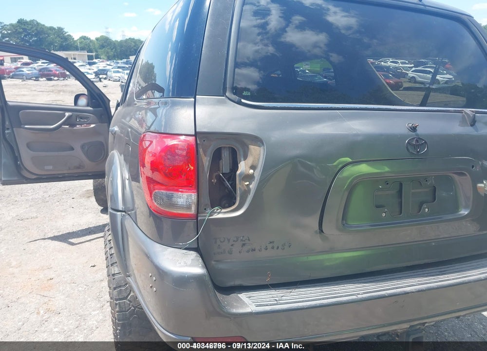 2005 TOYOTA SEQUOIA SR5 V8 VIN: 5TDZT34A85S258788