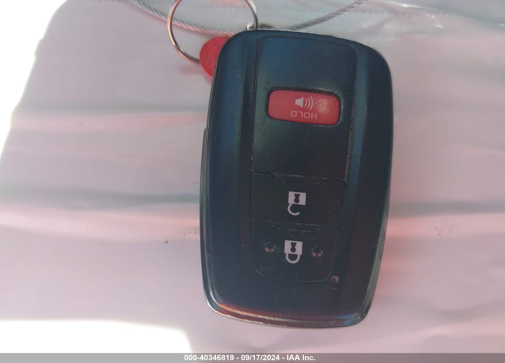2018 TOYOTA PRIUS THREE VIN: JTDKARFU3J3058592