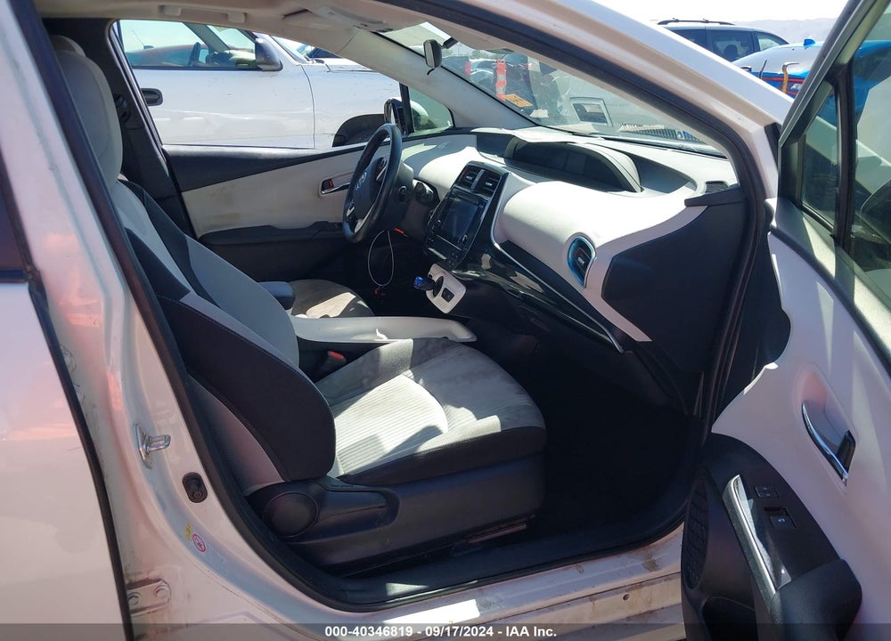 2018 TOYOTA PRIUS THREE VIN: JTDKARFU3J3058592