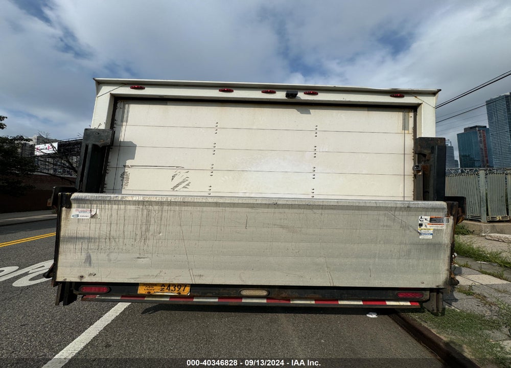 2017 ISUZU NRR DSL REG AT VIN: JALE5W161H7303755