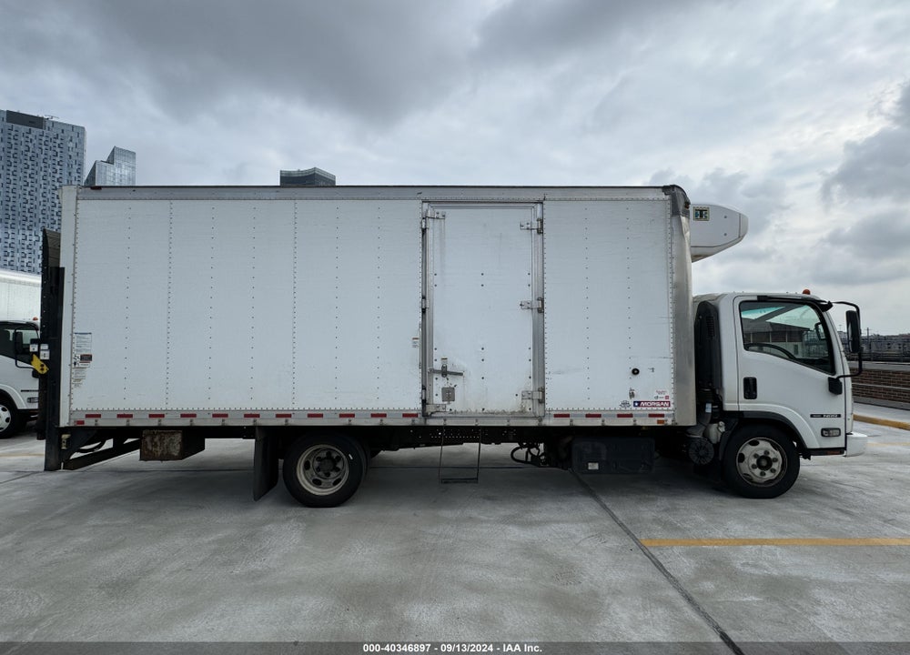 2017 ISUZU NRR DSL REG AT VIN: JALE5W162H7303800