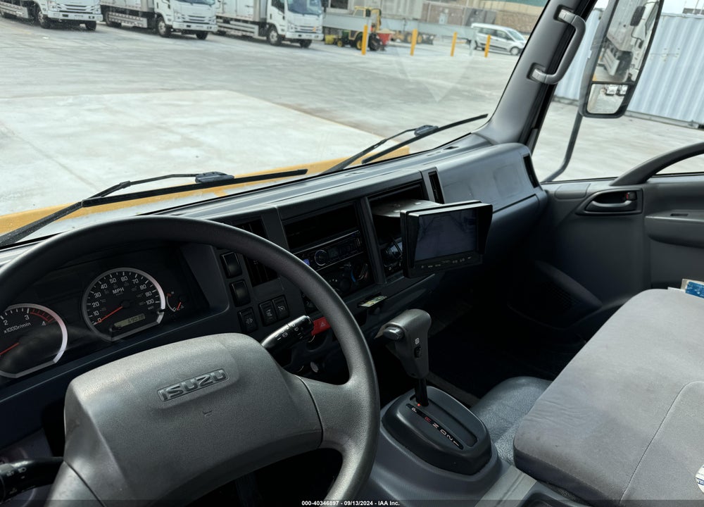 2017 ISUZU NRR DSL REG AT VIN: JALE5W162H7303800