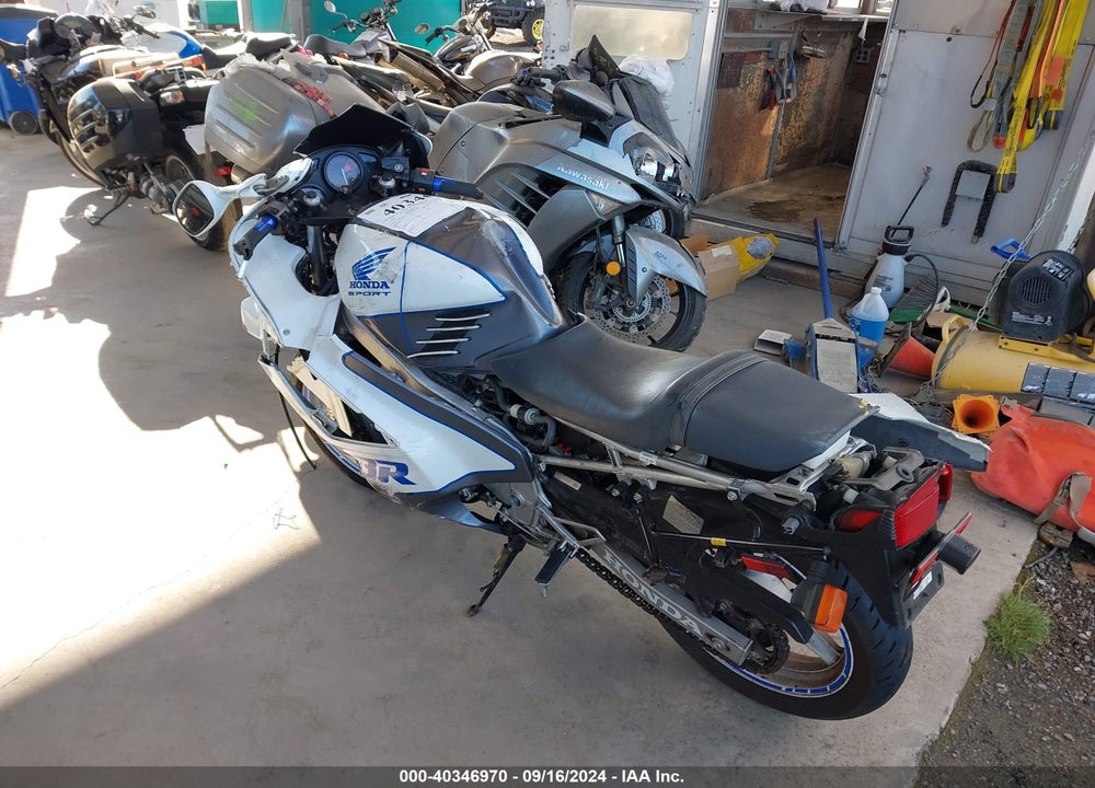 1990 HONDA CBR600 F VIN: JH2PC230XLM000864