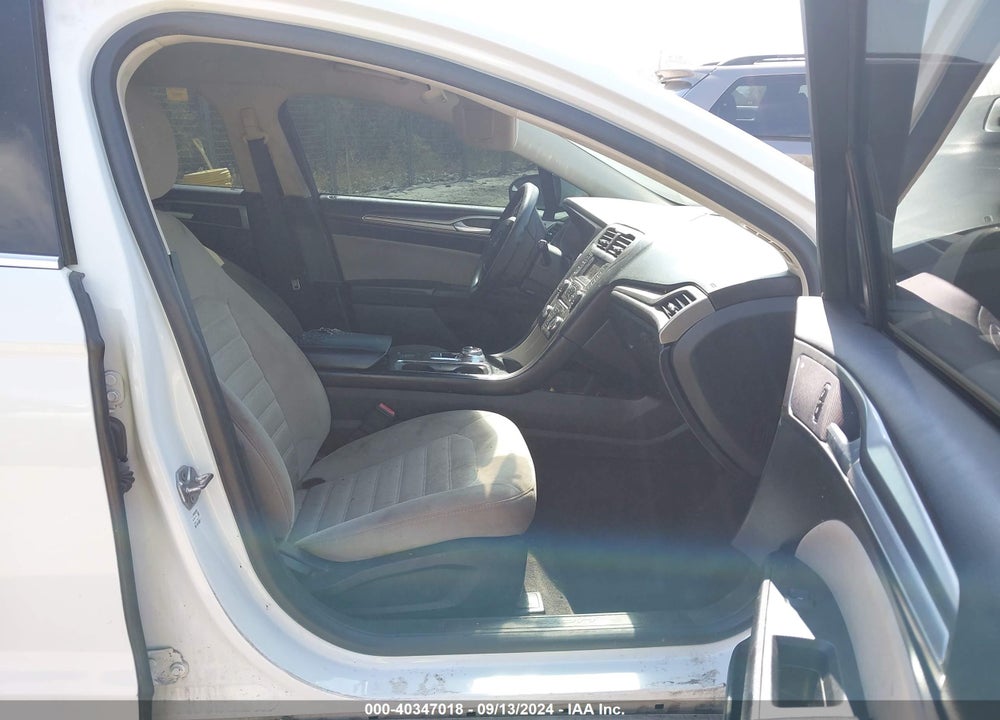 2018 FORD FUSION S VIN: 3FA6P0G73JR125655