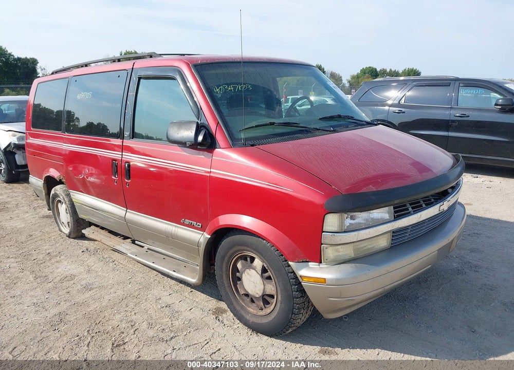 2001 CHEVROLET ASTRO LS VIN: 1GNDM19W21B100584