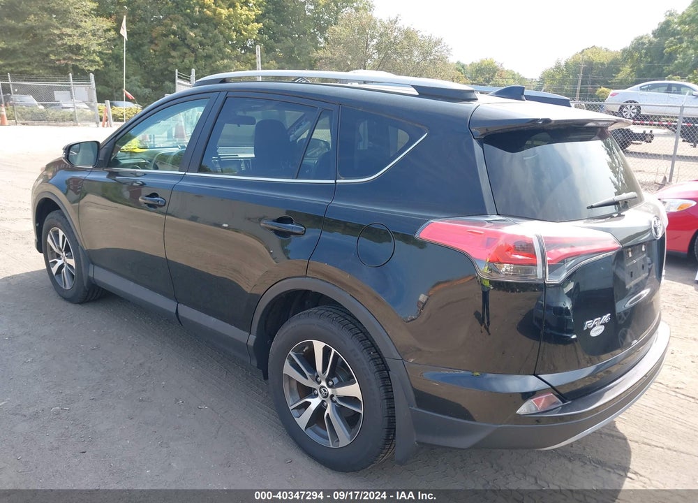 2017 TOYOTA RAV4 XLE VIN: 2T3RFREVXHW649908