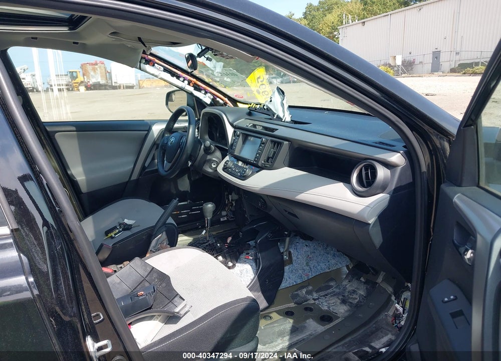 2017 TOYOTA RAV4 XLE VIN: 2T3RFREVXHW649908