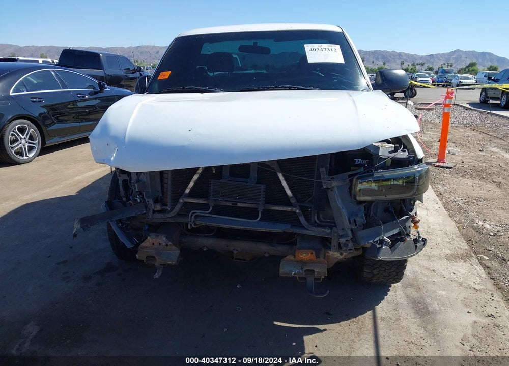 2001 GMC SIERRA 1500 SL VIN: 1GTEC14V11Z302550