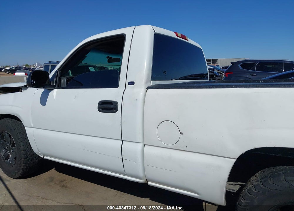 2001 GMC SIERRA 1500 SL VIN: 1GTEC14V11Z302550