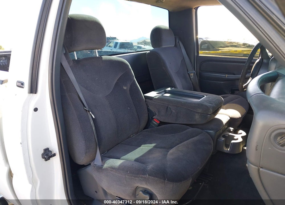 2001 GMC SIERRA 1500 SL VIN: 1GTEC14V11Z302550