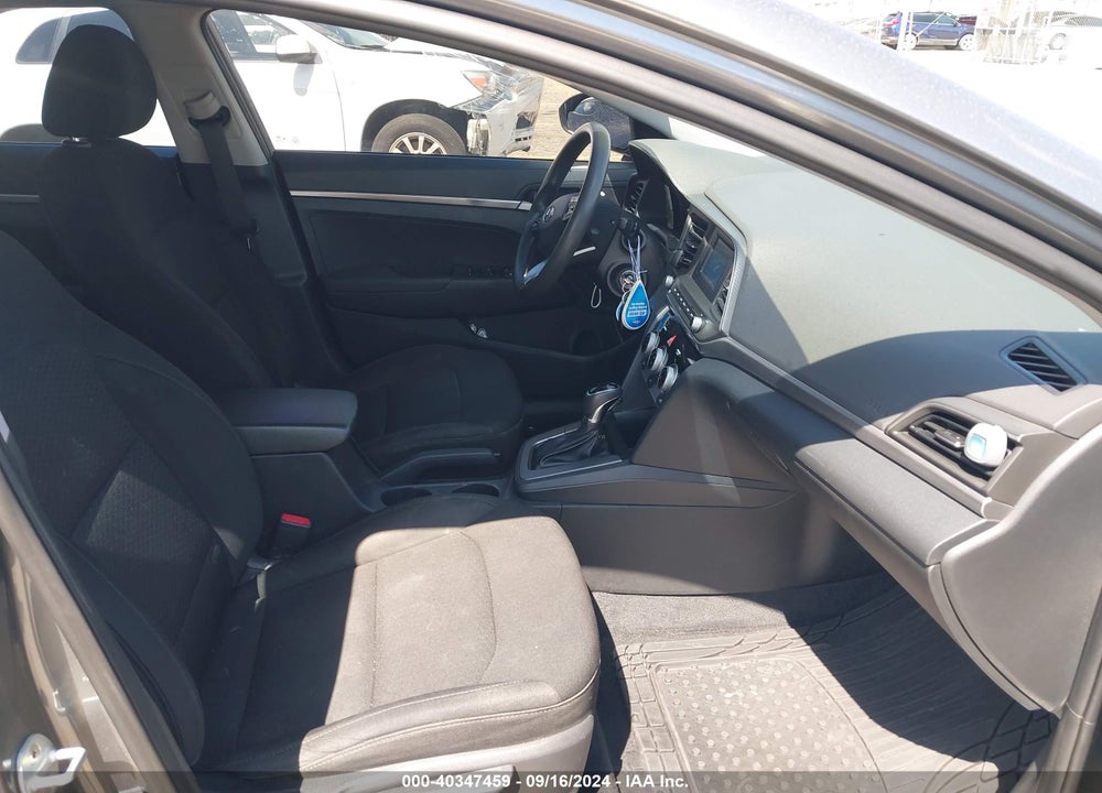 2019 HYUNDAI ELANTRA SE VIN: 5NPD74LF6KH470155