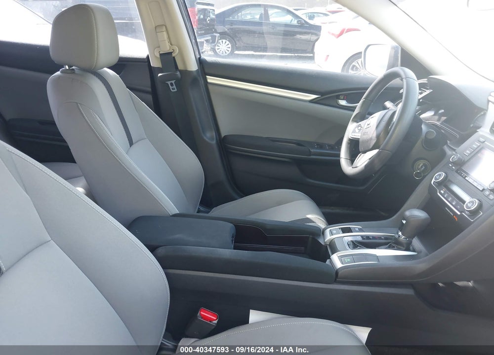 2018 HONDA CIVIC LX VIN: 2HGFC2F52JH595822