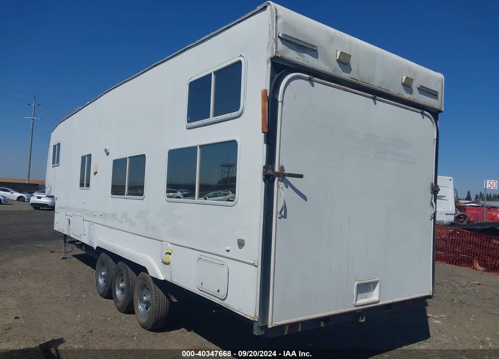2005 WEEKEND WARRIOR 5TH WHEEL VIN: 5HRSS33325C008277