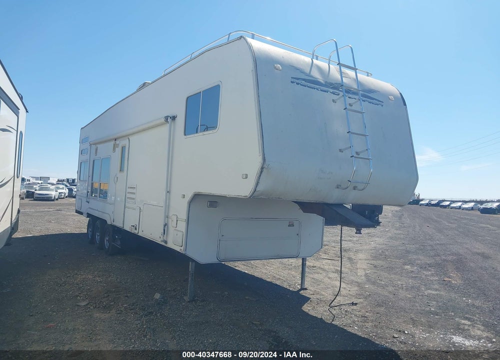 2005 WEEKEND WARRIOR 5TH WHEEL VIN: 5HRSS33325C008277