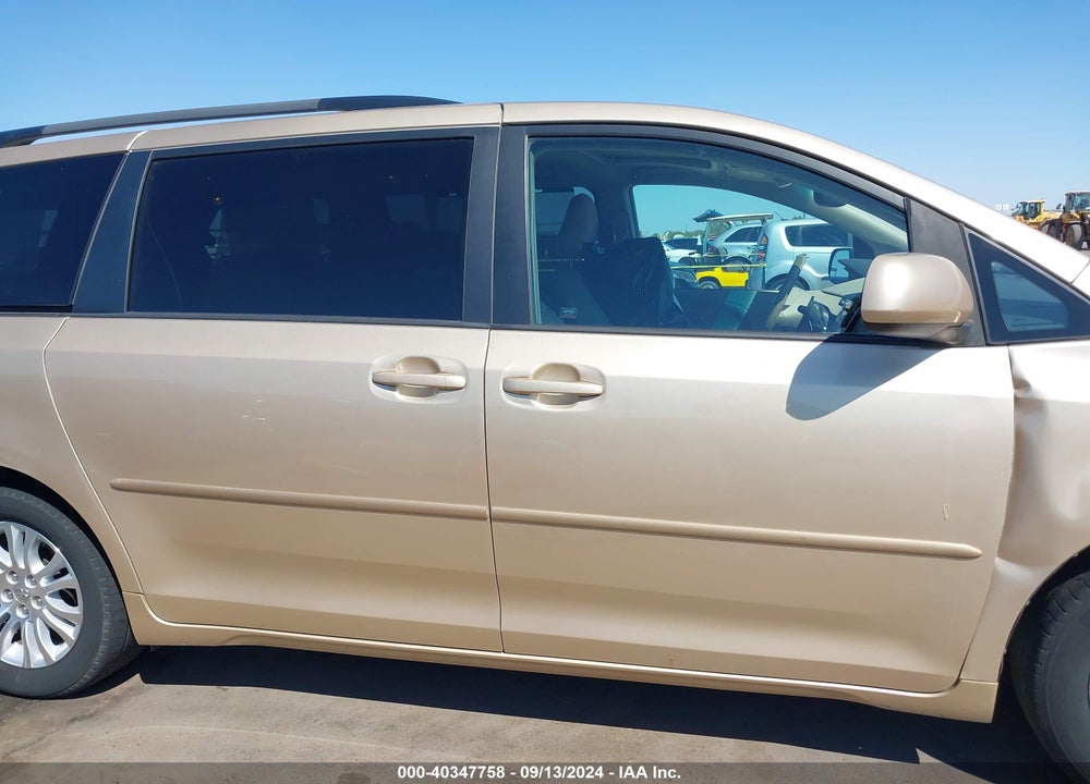 2012 TOYOTA SIENNA XLE V6 8 PASSENGER VIN: 5TDYK3DC9CS278688