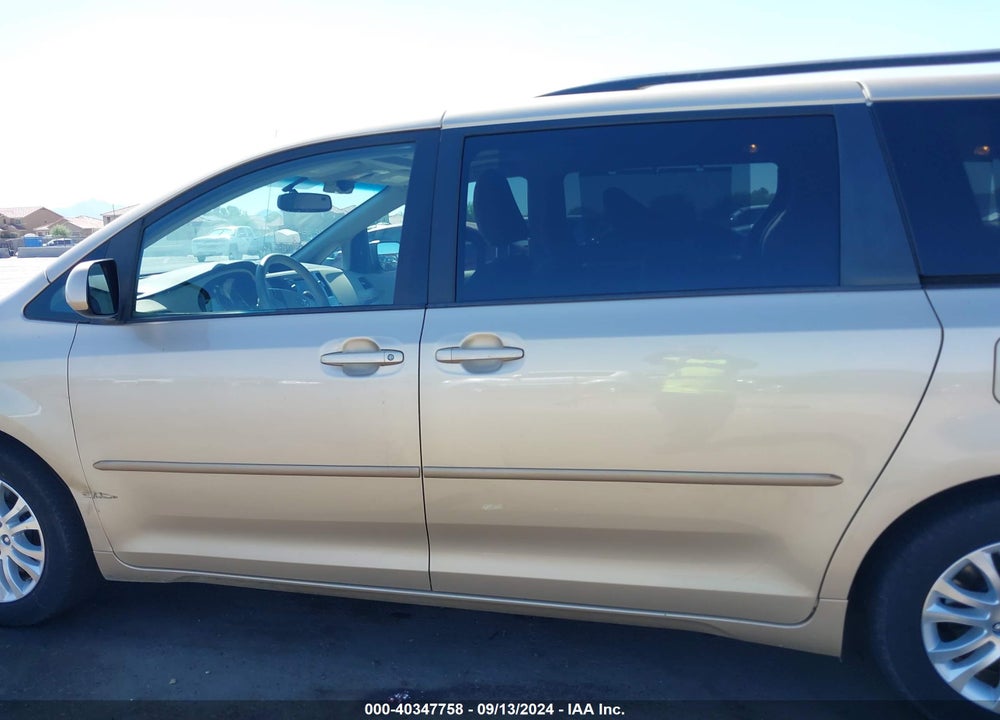 2012 TOYOTA SIENNA XLE V6 8 PASSENGER VIN: 5TDYK3DC9CS278688