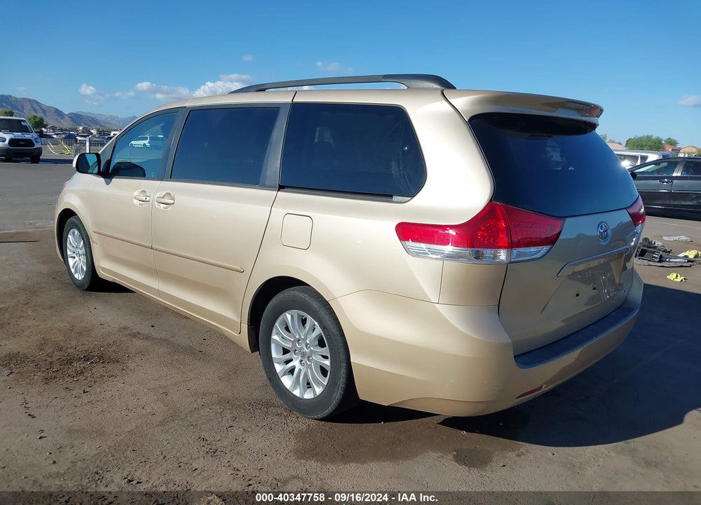 2012 TOYOTA SIENNA XLE V6 8 PASSENGER VIN: 5TDYK3DC9CS278688