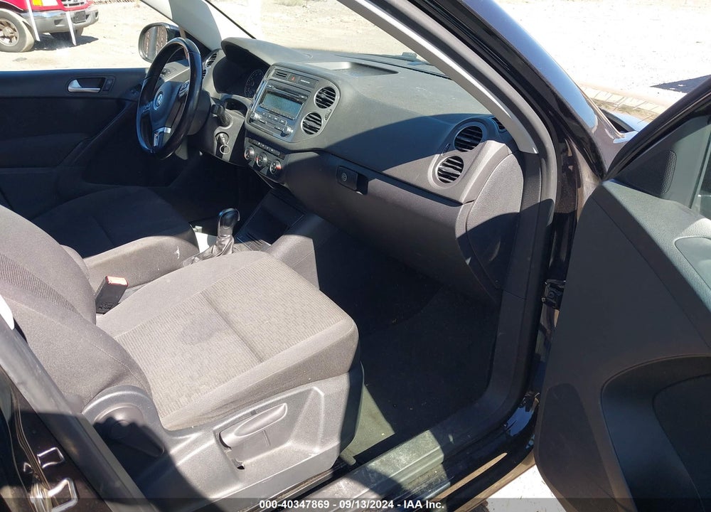 2013 VOLKSWAGEN TIGUAN S VIN: WVGBV3AX1DW619776