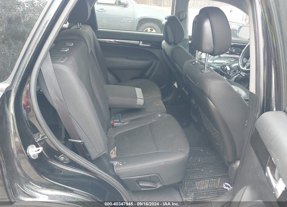 2015 KIA SORENTO LX V6 VIN: 5XYKT4A73FG609721