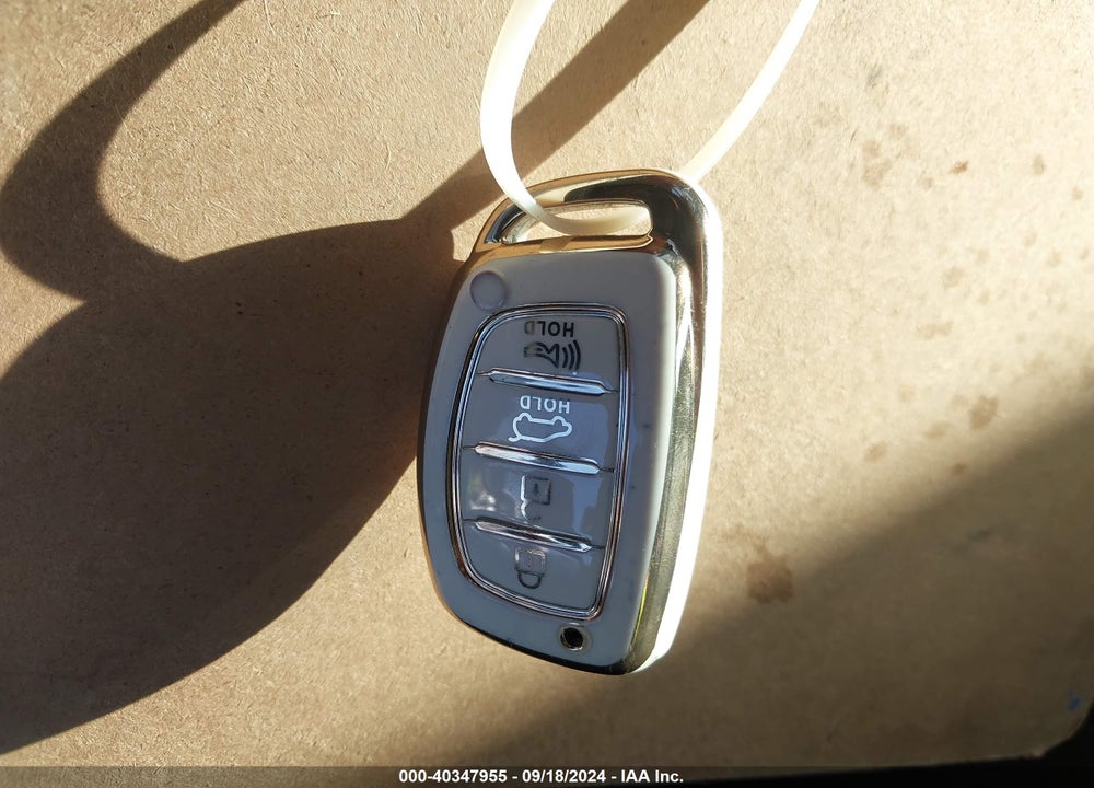 2016 HYUNDAI SONATA HYBRID LIMITED VIN: KMHE34L11GA031413