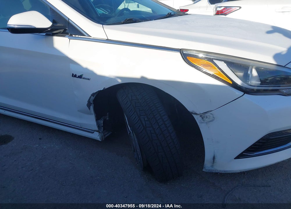 2016 HYUNDAI SONATA HYBRID LIMITED VIN: KMHE34L11GA031413