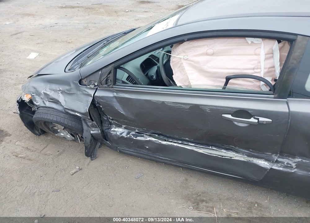 2010 HONDA CIVIC LX VIN: 2HGFG1B65AH523719