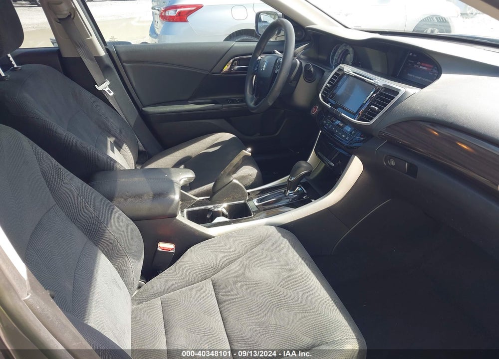 2017 HONDA ACCORD EX VIN: 1HGCR2F76HA085565
