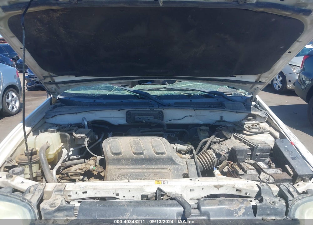 2004 FORD ESCAPE XLS VIN: 1FMYU92164KB35720