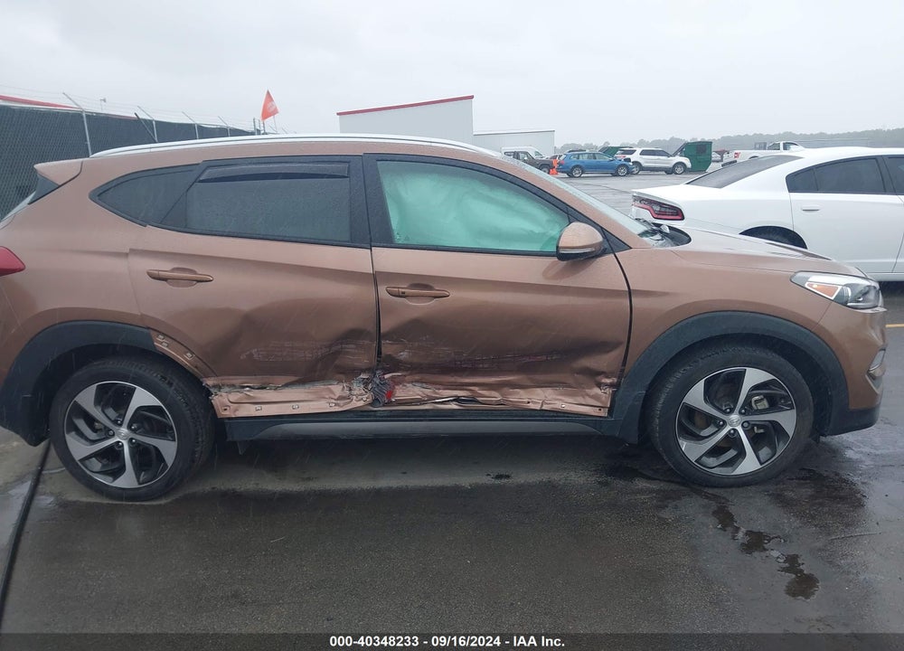 2016 HYUNDAI TUCSON SPORT VIN: KM8J33A2XGU253905