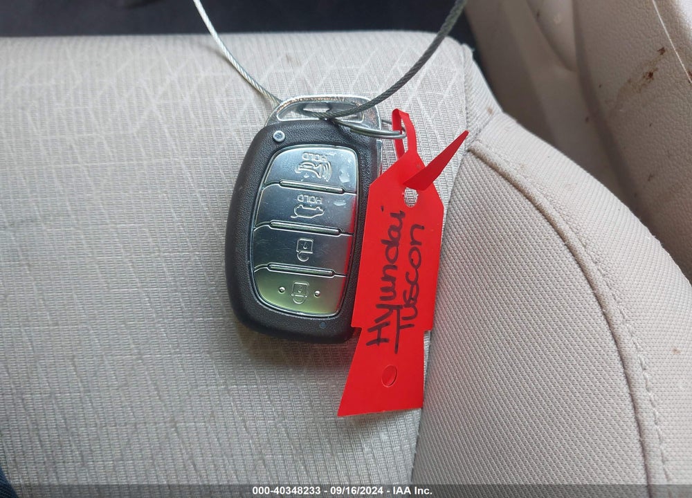 2016 HYUNDAI TUCSON SPORT VIN: KM8J33A2XGU253905