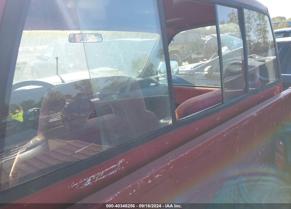 1992 CHEVROLET GMT-400 C1500 VIN: 1GCEC14K7NE227968