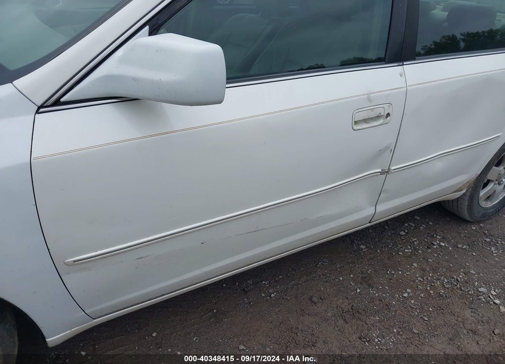 2001 TOYOTA AVALON XL VIN: 4T1BF28B01U140936