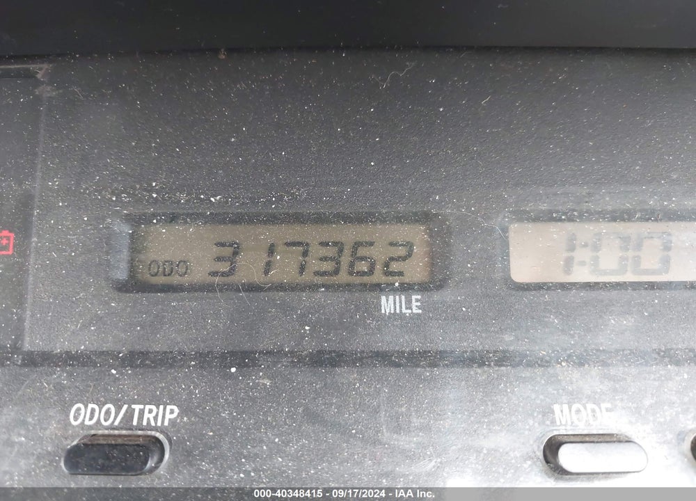 2001 TOYOTA AVALON XL VIN: 4T1BF28B01U140936