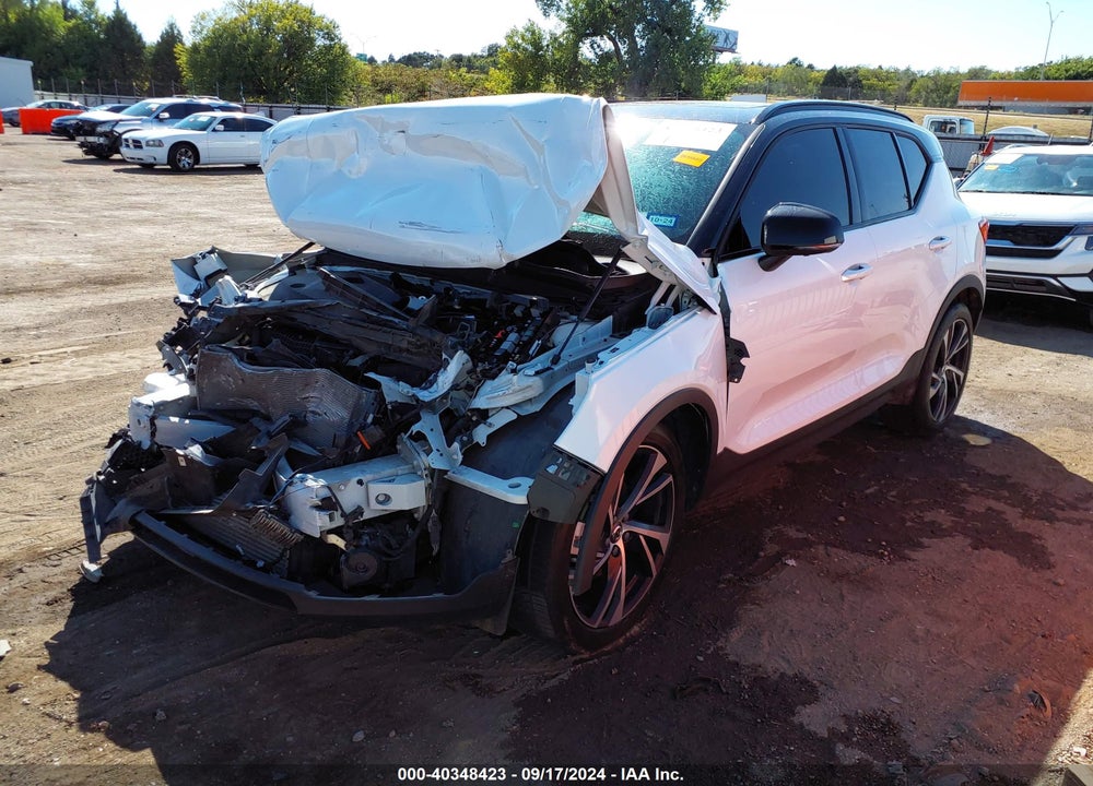 2019 VOLVO XC40 T5 MOMENTUM/T5 R-DESIGN VIN: YV4162XZ4K2006682